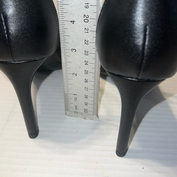 Muyindu black open-toe heeled sandals. Thin strap, buckle closure. Size 8.5 Used - Picture 4 of 4